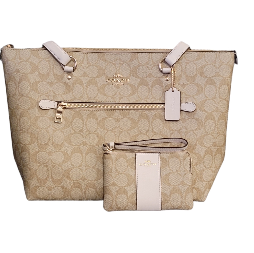 Gallery Tote In Signature Canvas + Corner Zip Wristlet in Signature Canvas